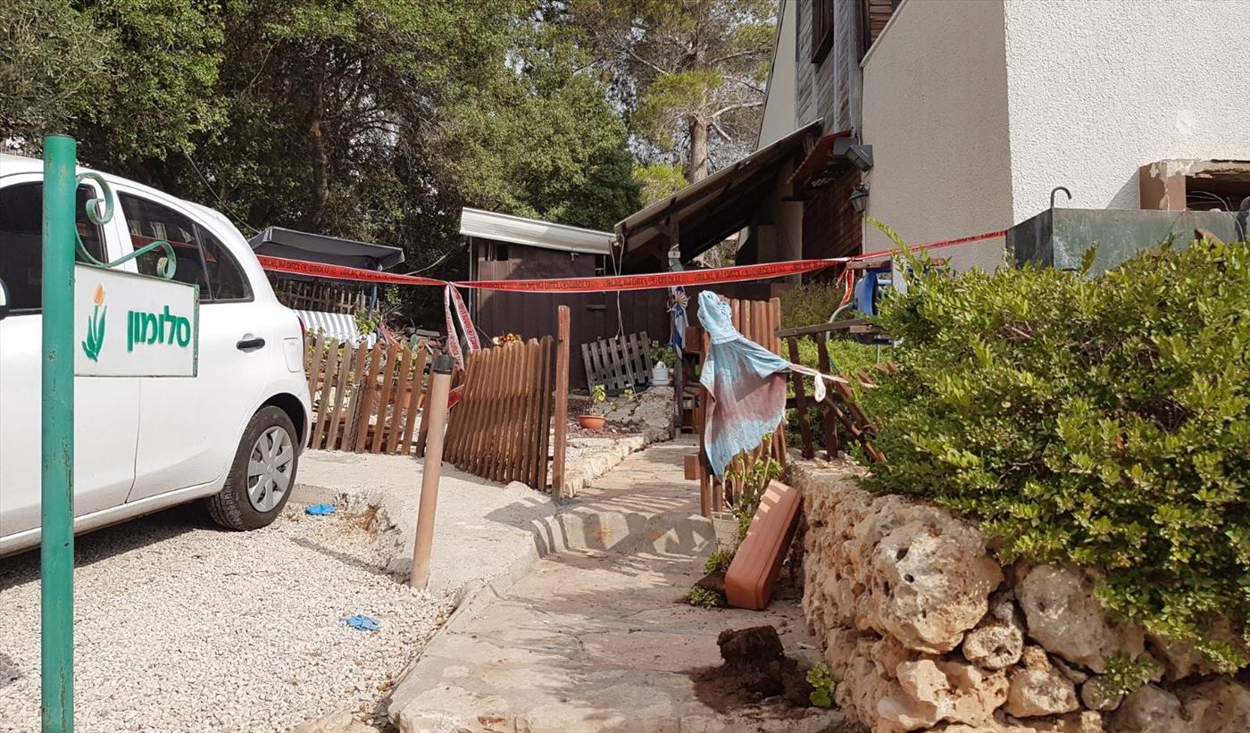 בית משפחת סלומון בנווה צוף לאחר הטבח בבני המשפחה צילום: אהוד אמיתון סוכנות TPS