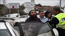המחבל נמלט - שלושה יהודים נעצרו בזירת הפיגוע