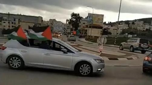 שיירת הרכבים בחגיגות שחרור המחבל בצומת יצהר הגדולה