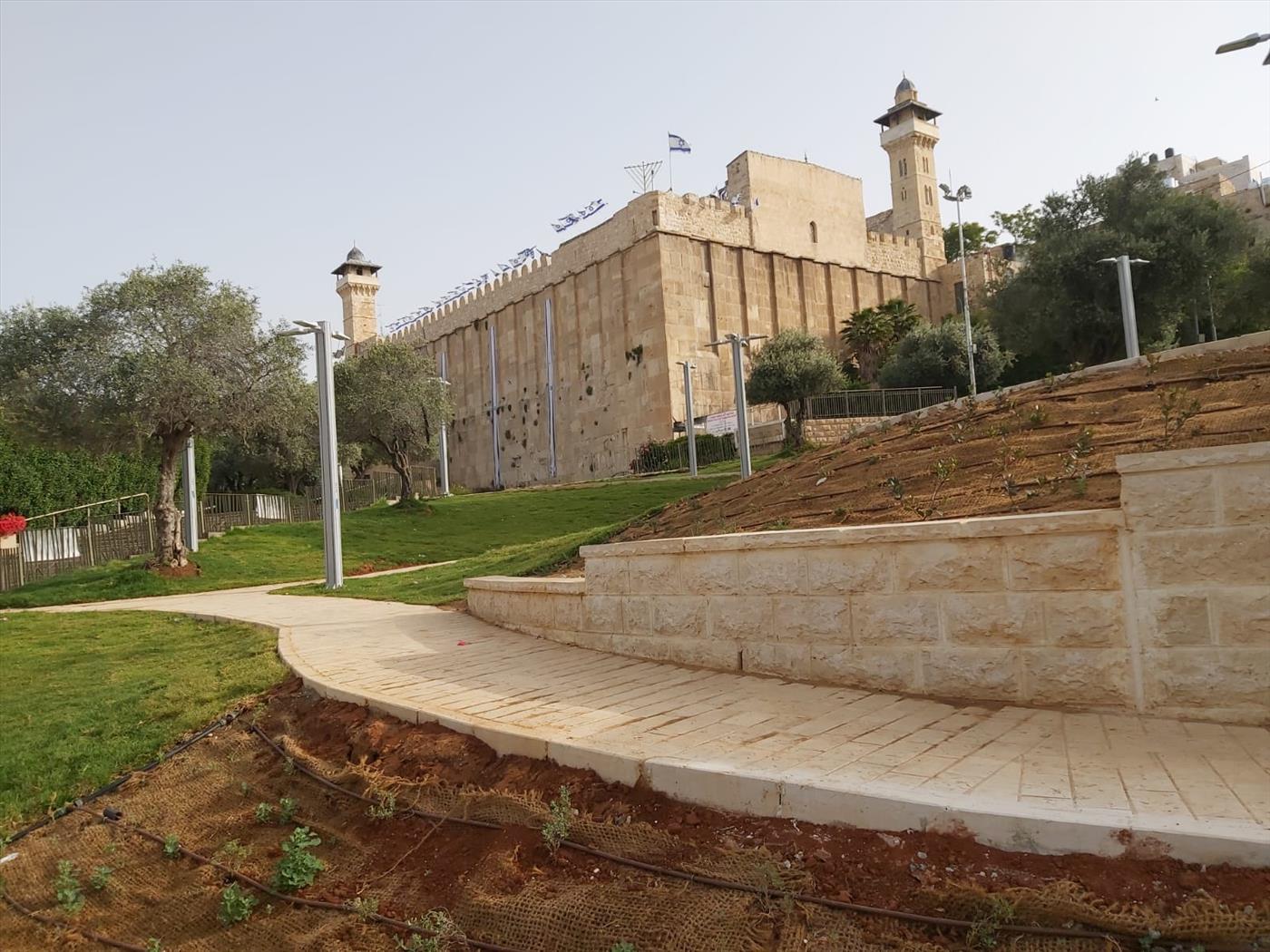 אמירויות בחברון - פעמי שלום או פיקציה דמיונית? 
