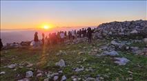 לאחר השחתת המזבח: עשרות הגיעו לתפילת ותיקין בהר עיבל