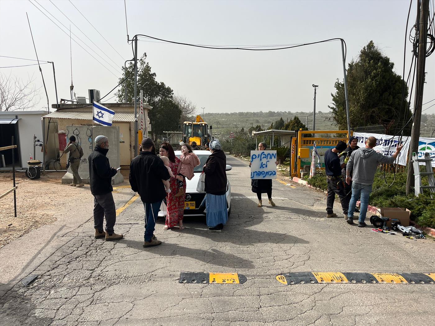 תושבי כפר תפוח מנעו הבוקר כניסת פועלים פלסטינים שאושרו ע"י המועצה והצבא