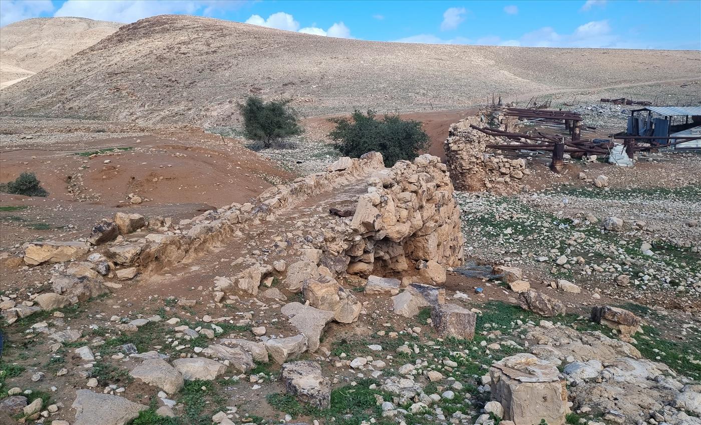 המנהל האזרחי מפקיר גשר של אמה עתיקה מימי הורדוס
