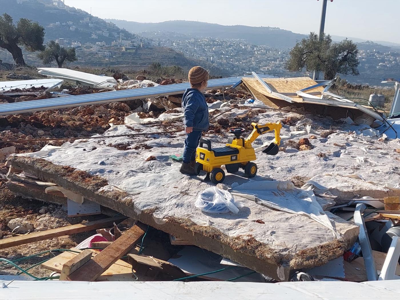 חודש לאחר פיגוע הירי: שתי משפחות פונו מביתן בגבעת מבשר שלום