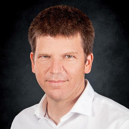 גיא מחברת אוקיבו