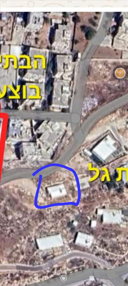 בית משפחת בלייכר (מוקף בעיגול כחול) הסמוך ביותר לג'אליס