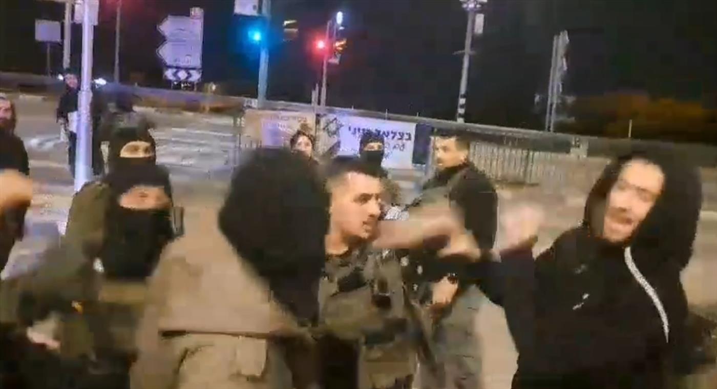 ההפגנה פונתה באלימות קשה: "שוטרי מג"ב איימו עלינו בירי"