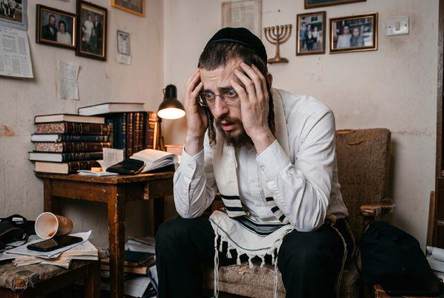 חרדת ביצוע: כשהמוח שלכם הופך לביקורת הכי קשה שפגשתם