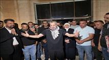 מושלת רמאללה מטעם הרש"פ בקבלת פנים למחבל מהלינץ' ברמאללה