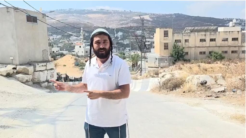 ח"כ צבי סוכות בכניסה לכפר מדמא: "אפעל בכל דרך שבידי עד שהאנדרטאות האלה יוסרו"