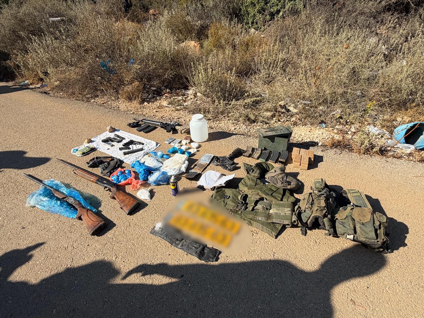 נשק למלחמה: המשטרה תפסה מצבור אמל"ח של משפחת אבו לטיף