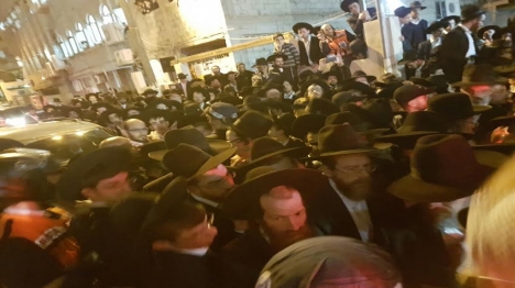 אלפים השתתפו בהלוויתו של הרב יעקב אדלשטיין זצ"ל