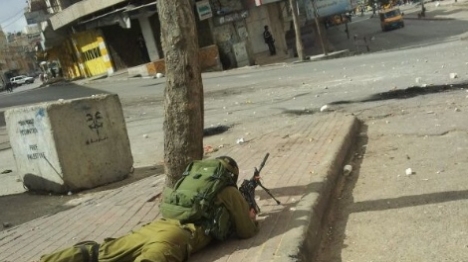 ילדים ערבים תוקפים – החיילים חסרי אונים