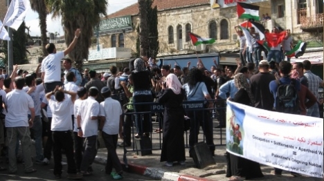 יום ירושלים: שוטר נפצע, כבאים נרגמו