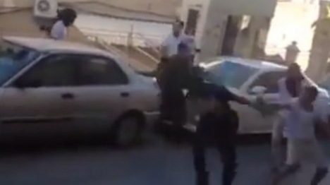 חברון: מתפרע ערבי הוכה בידי אזרחים