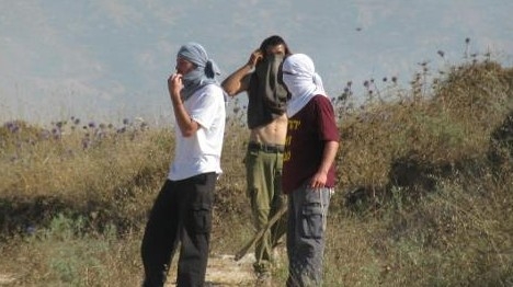 אישום: תקף ערבים לאחר הפיגועים