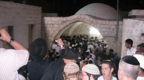 יהודים נכנסו לקבר יוסף והוכו בידי שופי"ם