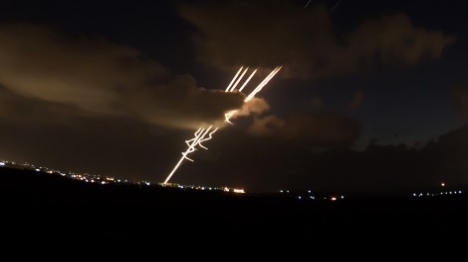 ליל שבת: ערבים ירו רקטות מרצועת עזה