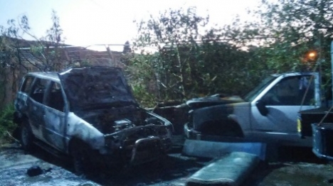 חשד: הציתו רכבים בתגובה לפיגוע ב'שרונה'