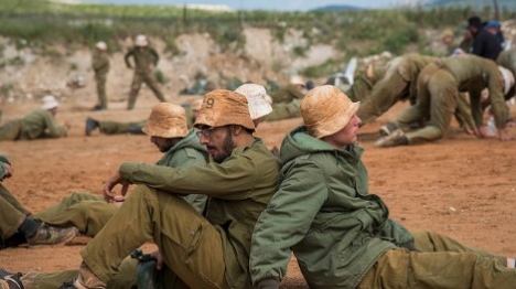 בתוך הבסיס: חייל בדואי הטריד חיילת יהודיה