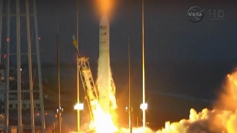 צפו: טיל אספקה לחלל התפוצץ באוויר